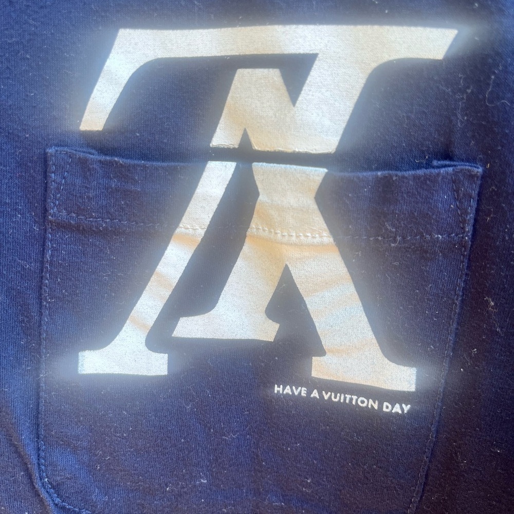 Louis Vuitton Forever Pocket T-shirt navy blue and white Sz Medium short sleeve - Picture 3 of 6